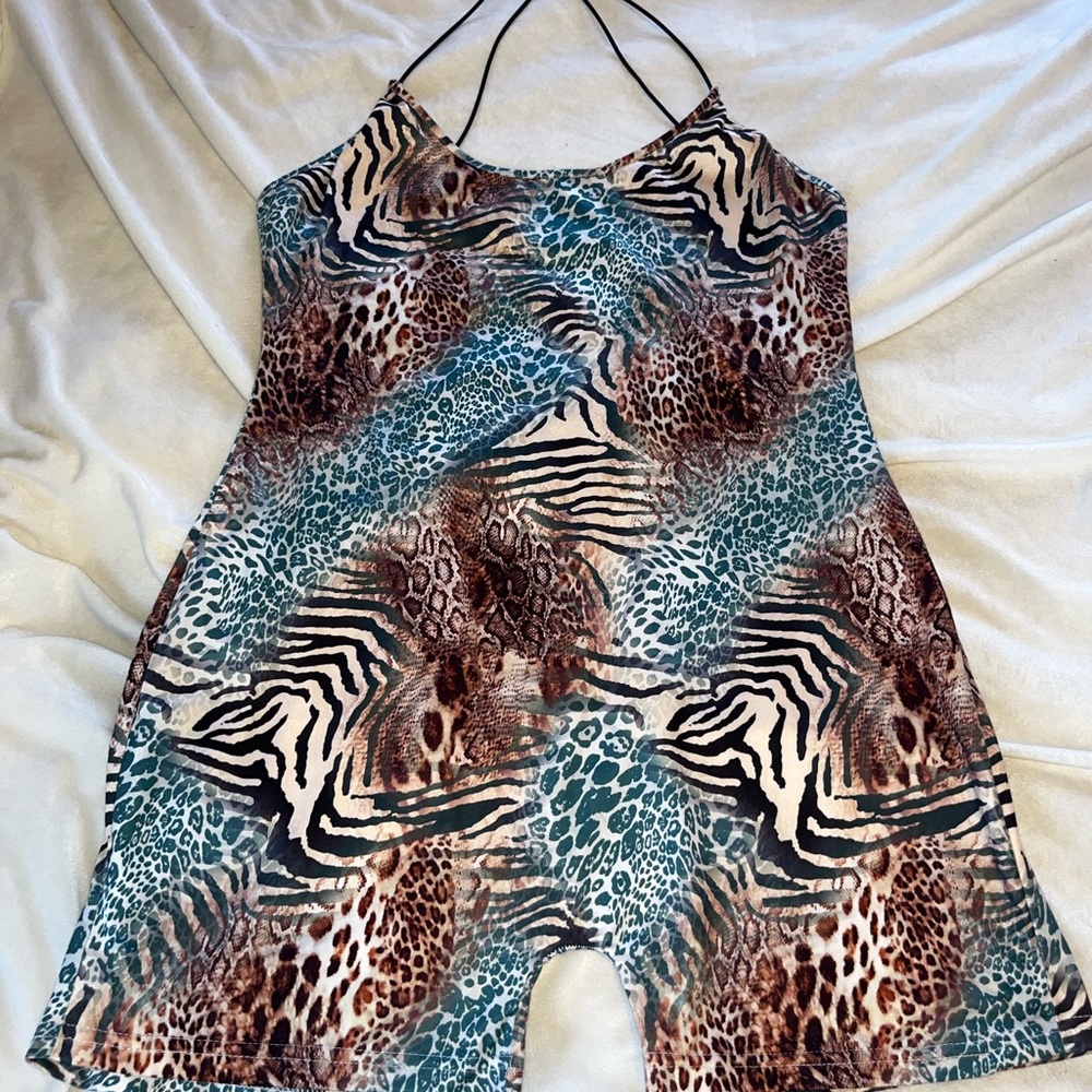 Animal Print SZ 1X SHEIN CURVE cross back short body suit